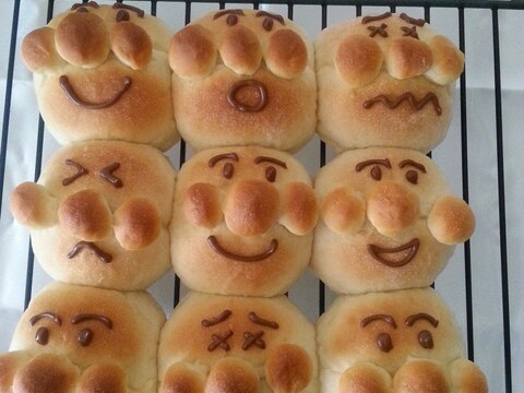 *HBで簡単アンパンマンちぎりパン*
